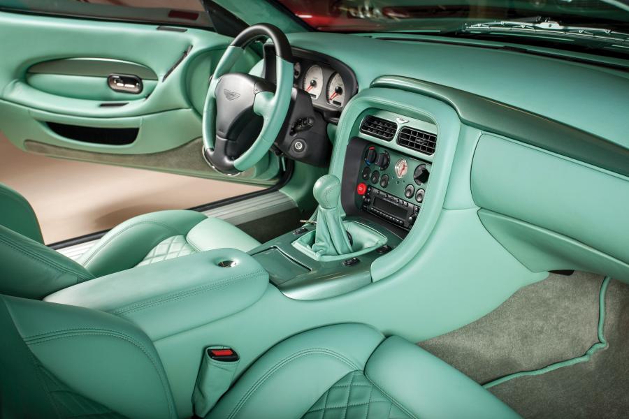 Интерьер Aston Martin DB7 Zagato 2003 года  (фото 13 из 20)